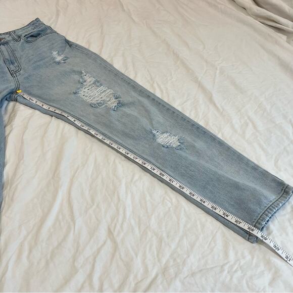 UO x BDG High-Waisted Mom Jean – Ripped Light Wash sz 27 - Picture 10 of 16